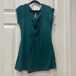 Thyme nursing shirt sz S